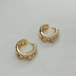BRINCO ARGOLA BOLINHAS CRAVEJADAS