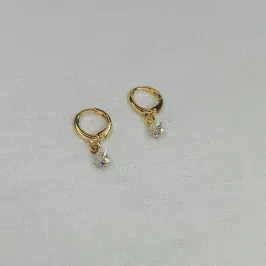 BRINCO ARGOLA COM ZIRCÔNIA EM ESTRELA