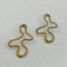 BRINCO FORMA ORGANICA VAZADA