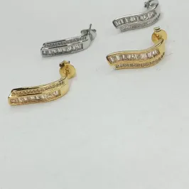 BRINCO ZIRCONIA BAGUETE CRAVEJADO LATERAL