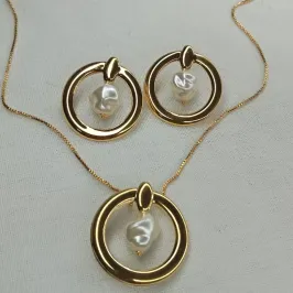 CONJUNTO VAZADO COM PÉROLAS
