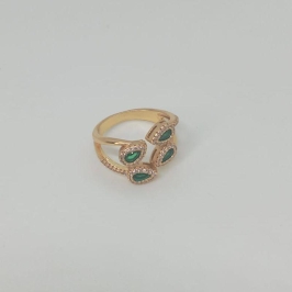 ANEL 4 GOTAS VERDES CRAVEJADO AO REDOR