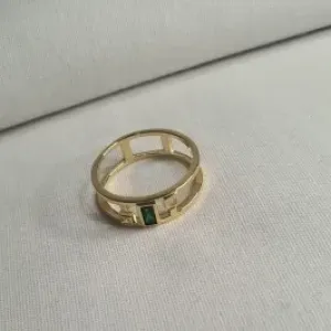 ANEL PEDRA VERDE ZIRCONIA CARRE