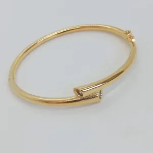 BRACELETE LISO C/2 ZIRCONIAS NA PONTA