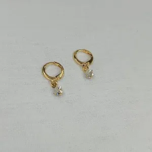 BRINCO ARGOLA COM ZIRCÔNIA EM ESTRELA