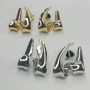 BRINCO LISO DETALHE ENROLADO