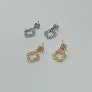 BRINCO PEND TREVO VAZADO CRAVEJADO