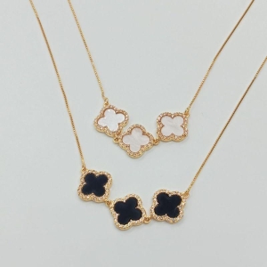 GARGABTILHA TRES TREVOS CRAVEJADOS PRETO/MADRE/VERMELHO