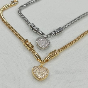 PULSEIRA PINGENTE CORAÇÃO CRAVEJADO