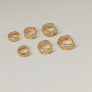 BRINCO TRIO ARGOLA REDE VAZADO CRAVEJADO LATERAL