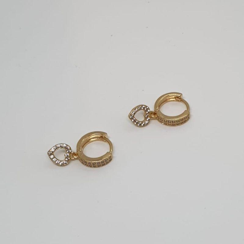 BRINCO ARGOLA CRAVEJADO C/ PINGENTE CORACAO