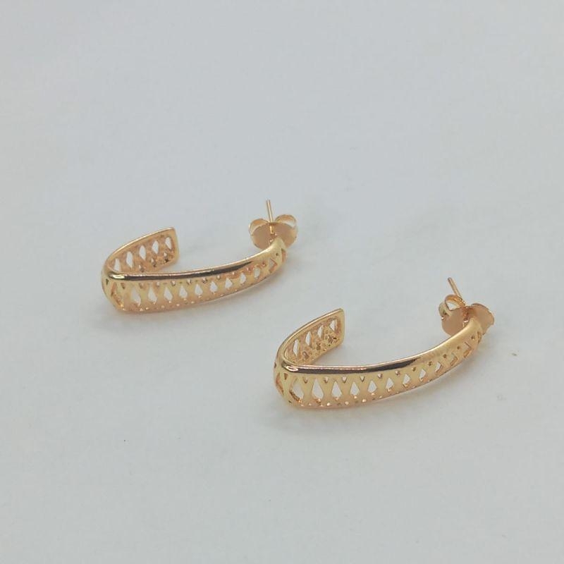 BRINCO MEIA ARGOLA VAZADA