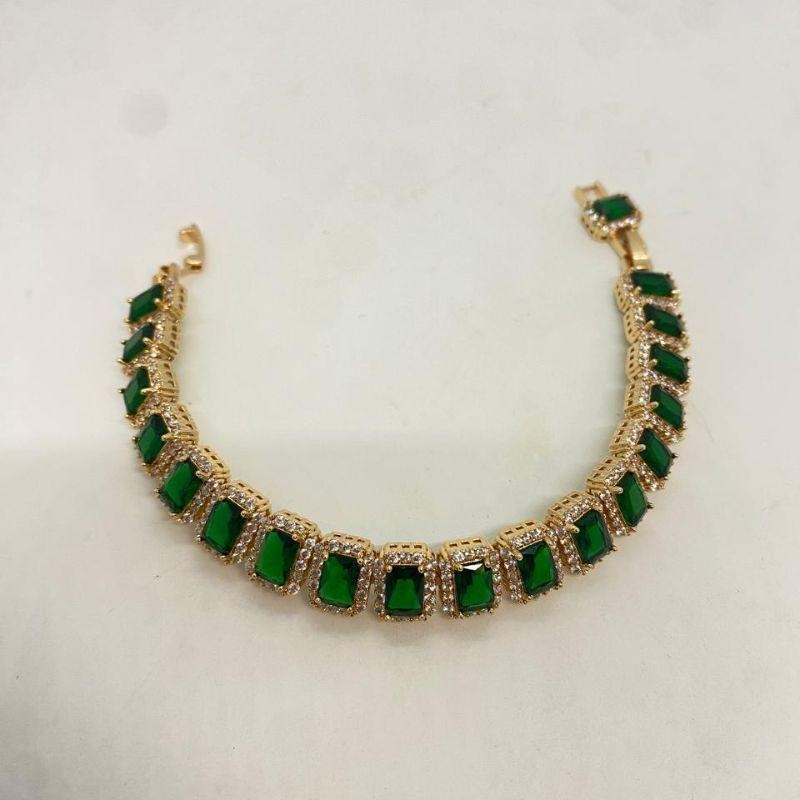 PULSEIRA  PEDRA VERDE RETANGULAR CRAEJADA AO REDOR