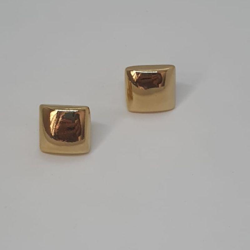 BRINCO QUADRADO LISO PEQUEN0