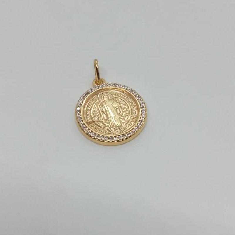 PINGENTE SAO BENTO MEDIO CRAVEJADO AO REDOR