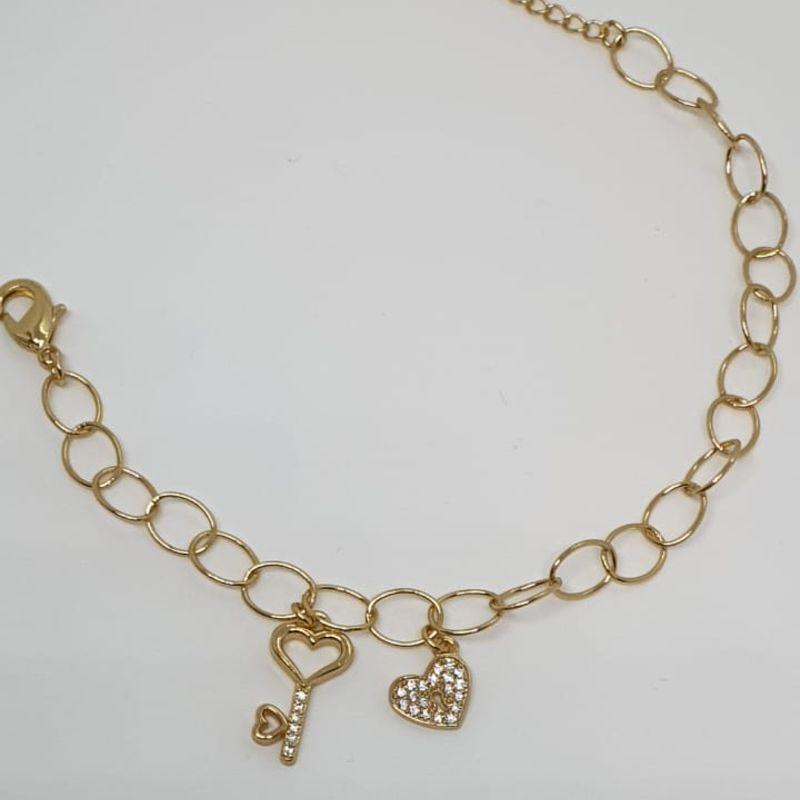 PULSEIRA  ELOS IGUAIS  PINGENTE CORACAO E CHAVE CRAVEJADO