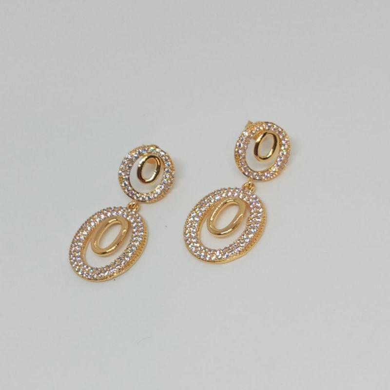 BRINCO PENDURADO CRAVEJADO VAZADO