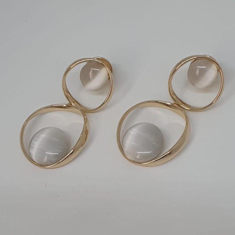 BRINCO  MADRE  PEROLA REDONDO VAZADO C/ BASE BALANCO