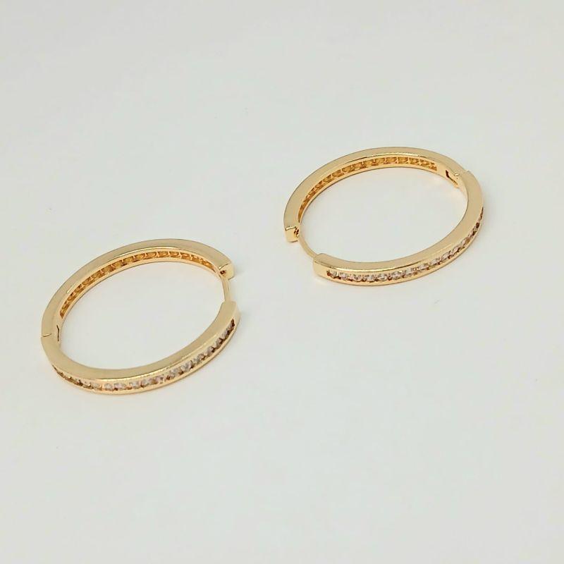 BRINCO ARGOLA CRAVEJADA DENTRO E FORA