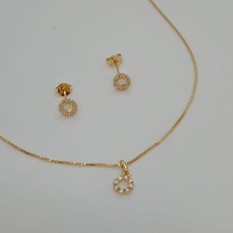 CONJUNTO GARGANTILHA E BRINCO REDONDO CRAVEJADO C/ O MEIO VAZADO